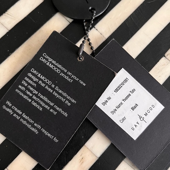 Scandinavian leather tote - Picture 3 of 8